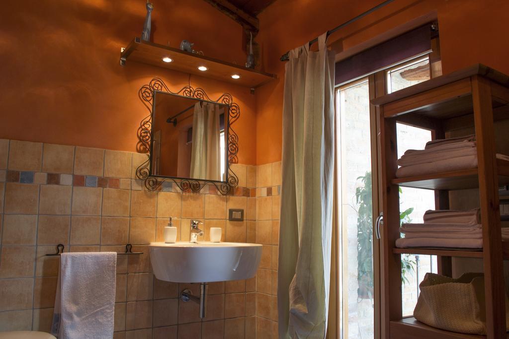 Holiday Home Ca' Del Cinema Mombercelli Room photo